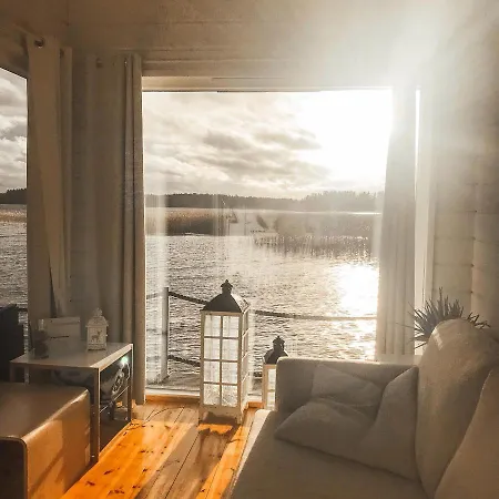 Hotel na wodzie Saunaboat Haikara *