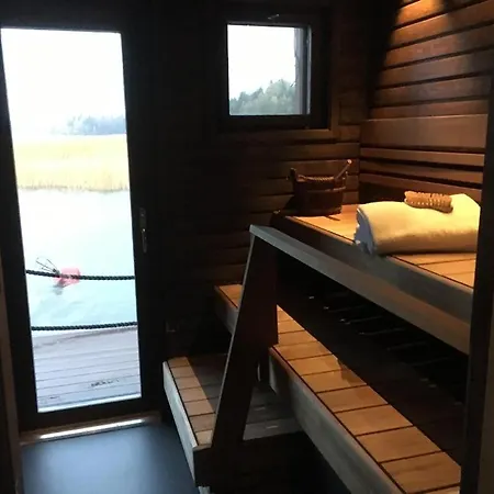 船上ホテル Saunaboat Haikara キルッコヌンミ